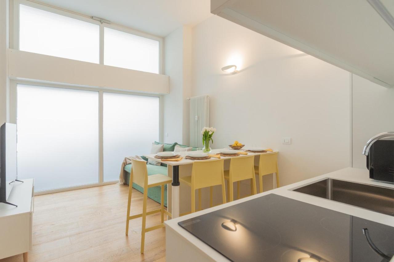 A Step From The Lake Apartment By Rent All Комо Экстерьер фото